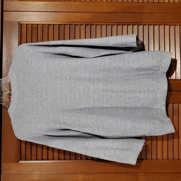 Like new Michael Kors cardigan sweater - Picture 2 of 10